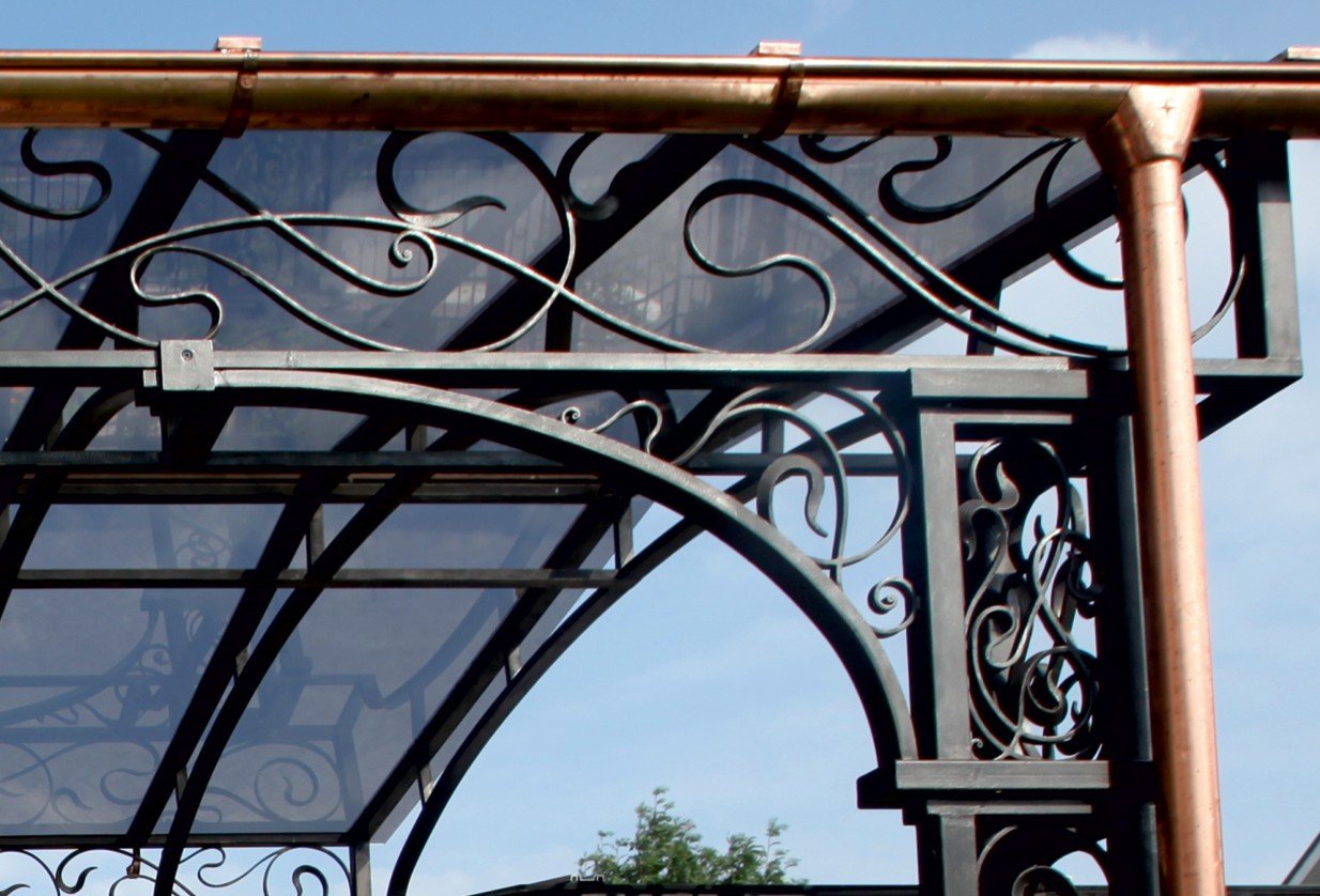 Forged metal, coated with hot zinc, painted, copper, glass.