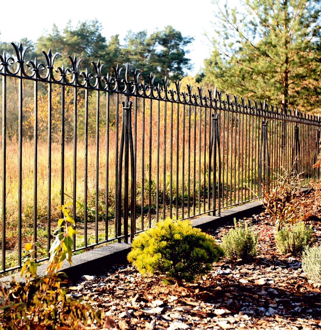 GATES, FENCE, BALCONY.