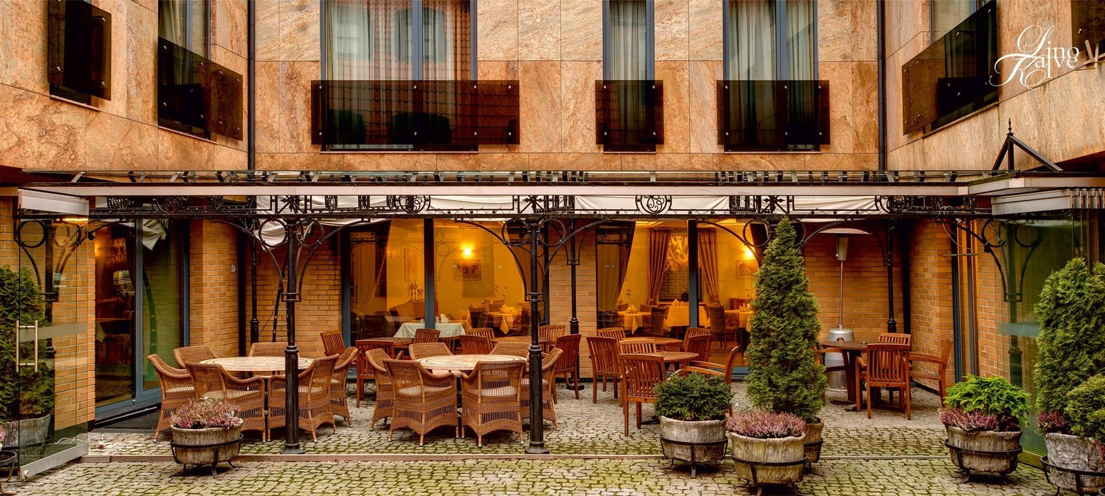 HOTEL. WINTER GARDEN