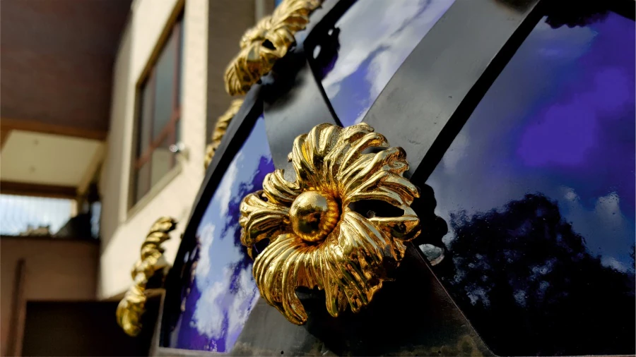 Privatus namas. Skulptūra „Fabergé“