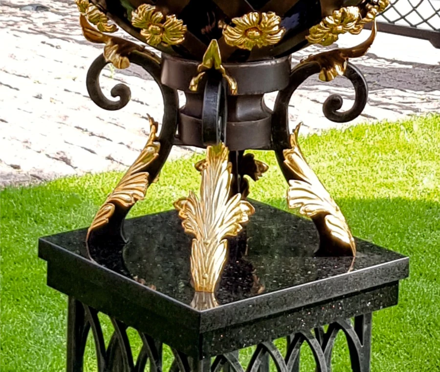 Privatus namas. Skulptūra „Fabergé“